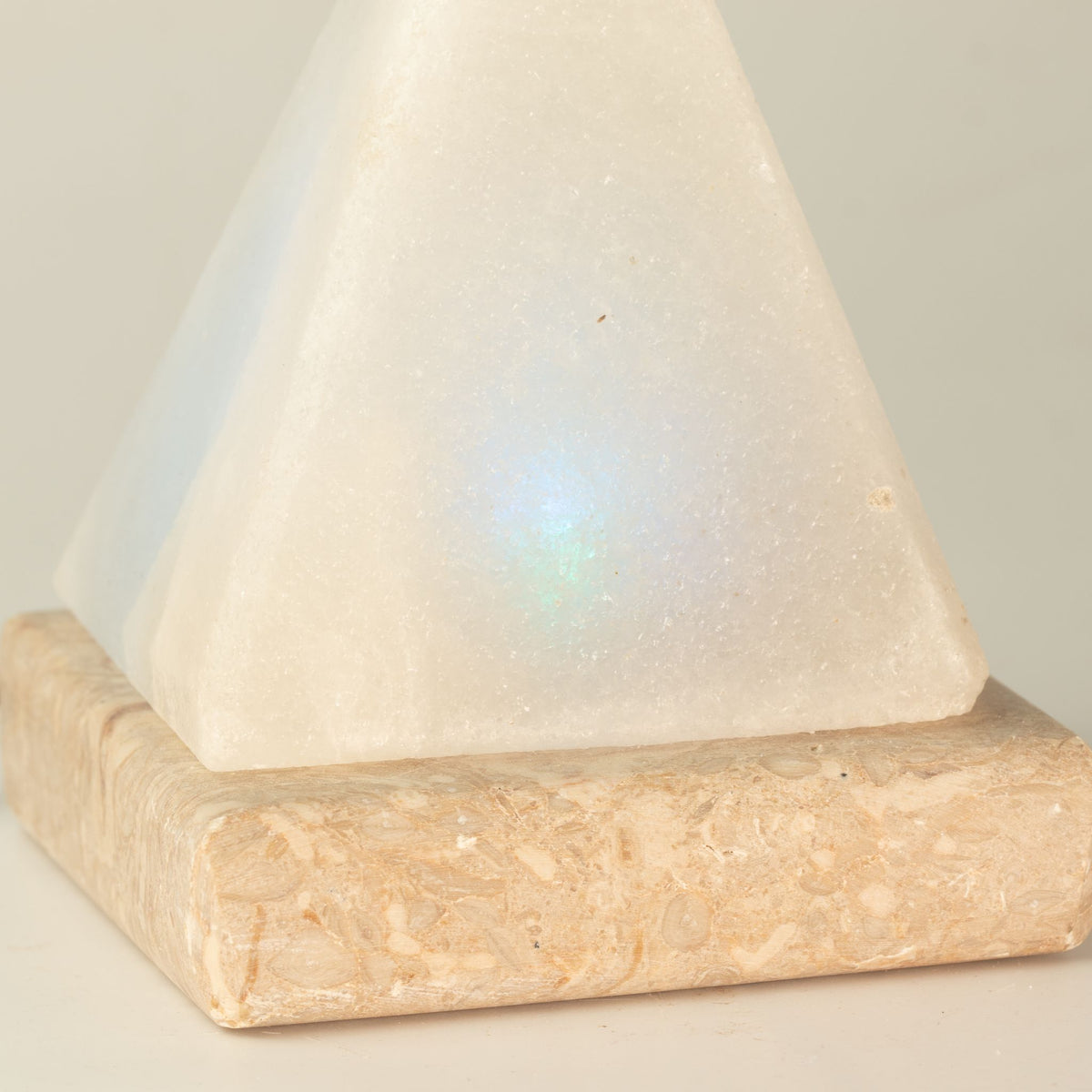 Lámpara de sal USB WHITE Pyramid - 9 cm (multi)